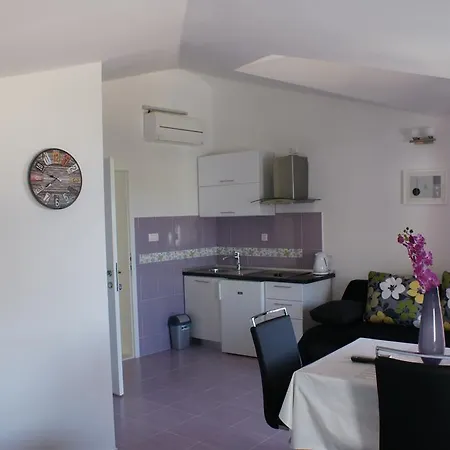 Rosina Apartman Rogoznica